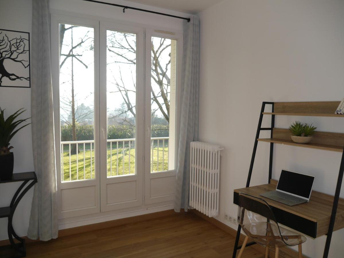 Spacieux F5 Au Parc Arbore Orsay Exterior photo